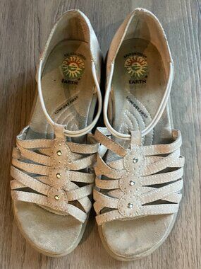 Earth Spirit Women's Beige Leather Sandals Muse 2 8.5 Resort!